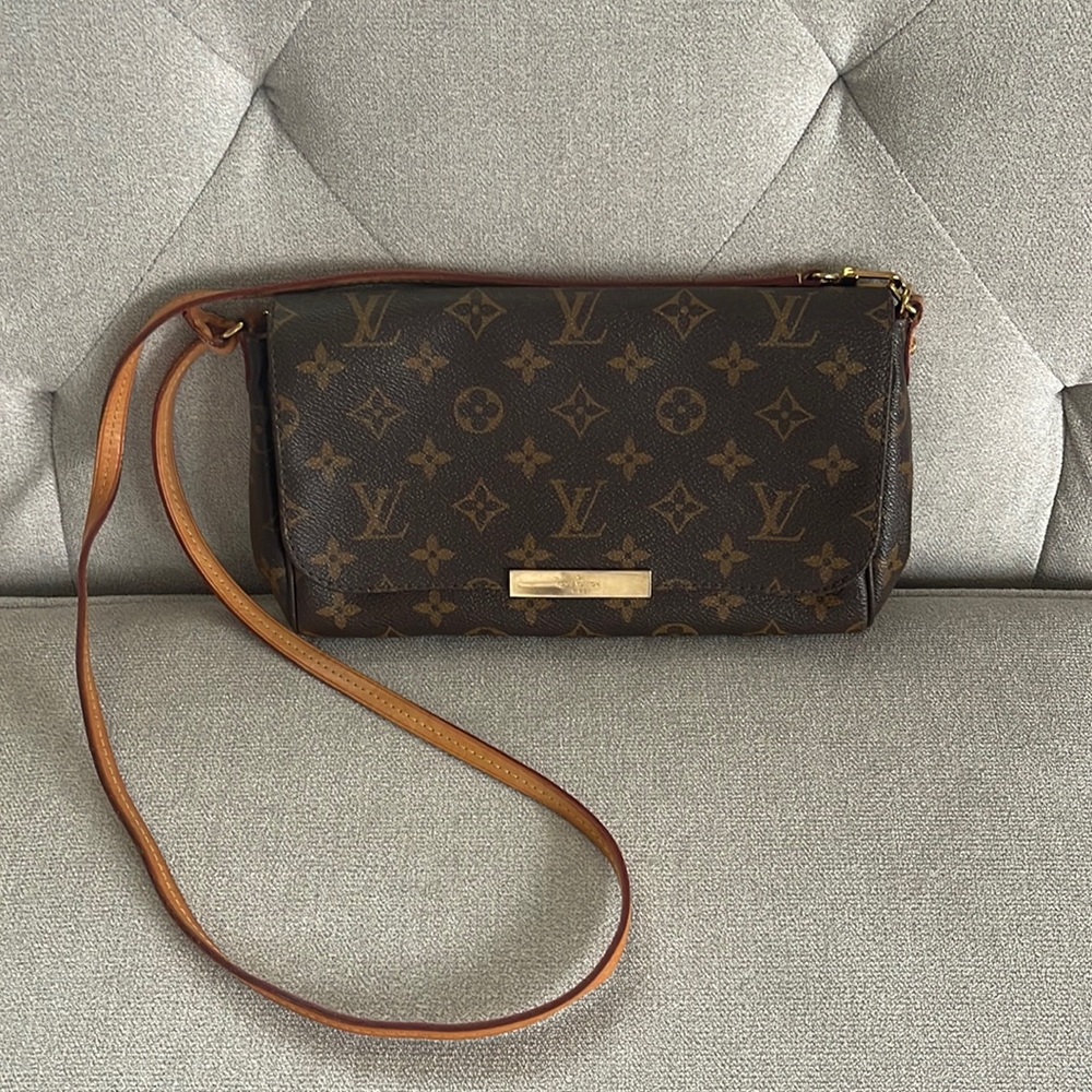 Louis Vuitton Favorite Handbag Monogram Canvas MM